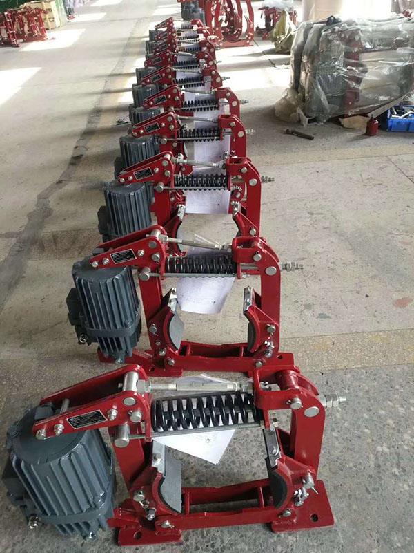 Pusher thủy lực điện và phanh trống thủy lực xuất khẩu Việt Nam